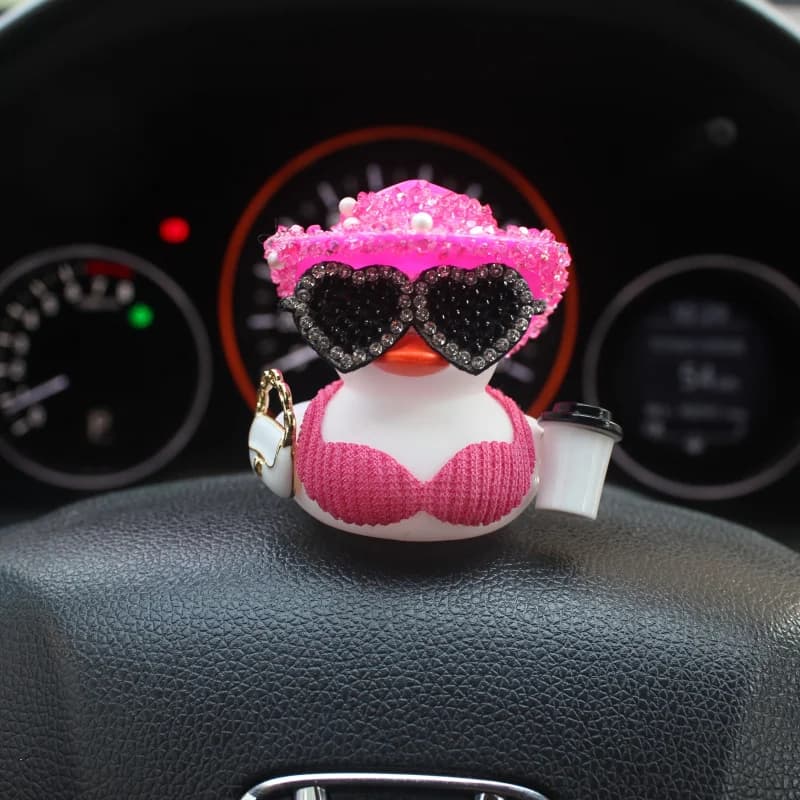 Set di Ornamenti per Auto a Forma di Anatra Bianca con Cappello Lucido, Decorazioni per Auto, Accessori Abbinabili per la Carrozzeria