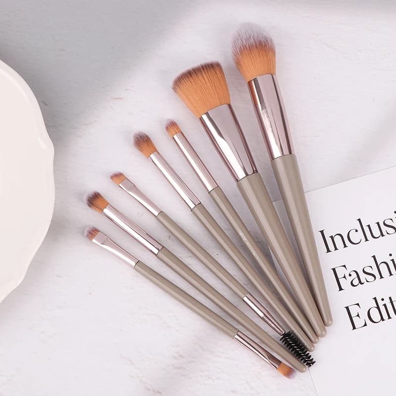 Set di 7 Pennelli per Trucco Viso e Occhi, Pennelli per Ciglia, Ombretto, Sopracciglia, Eyeliner, Fondotinta, Cipria, Blush, Illuminante e Labbra