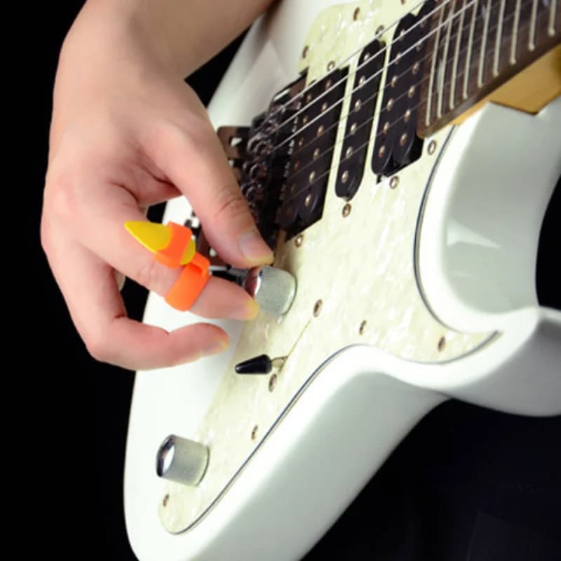 Supporto per plettri per chitarra copertura per le dita chitarra acustica popolare artefatto ausiliario bulloneria copertura antiscivolo per chitarra elettrica