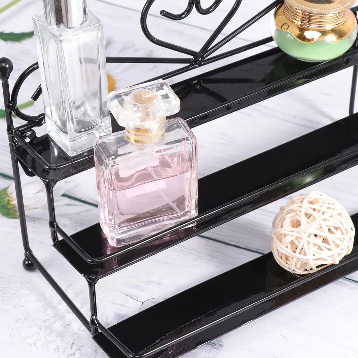 Black Metal Nail Polish Organizer Rack Heart Shape 3 Row Structure Elegant Tabletop Beauty Display for Nail Polish Holder