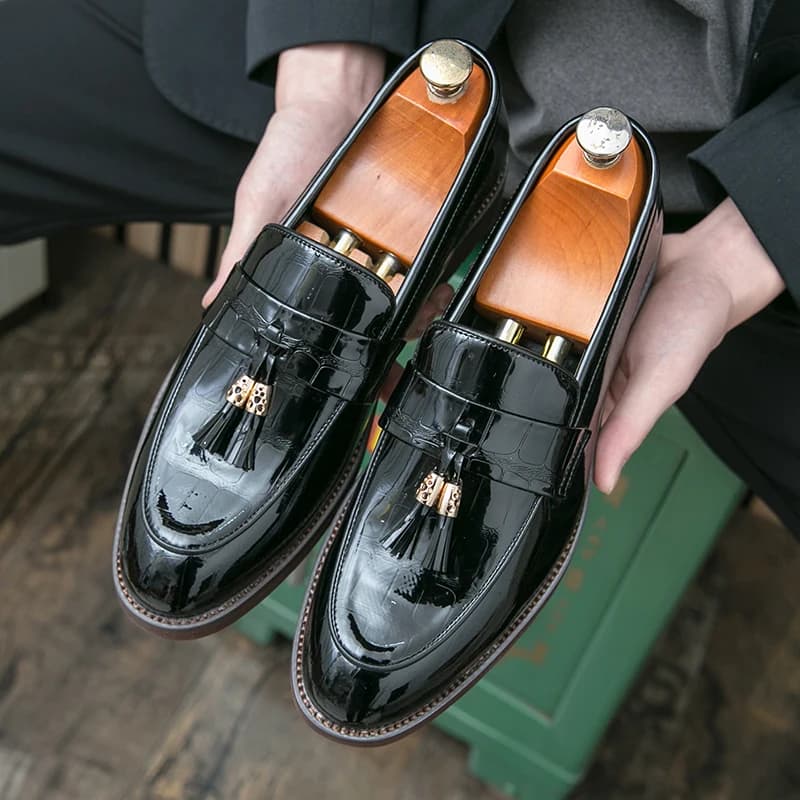 Lacquer Leather Tassel Formal Loafers Men Classic Fashion Versatile Casual Business Banquet Pointed Leather Shoes