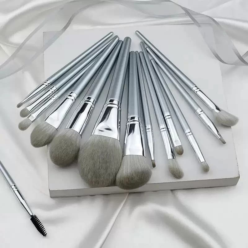 Set di 14 Pennelli per Trucco Morbidi e Soffici - Kit di Pennelli per Fondotinta, Blush, Cipria, Ombretto e Sfumatura