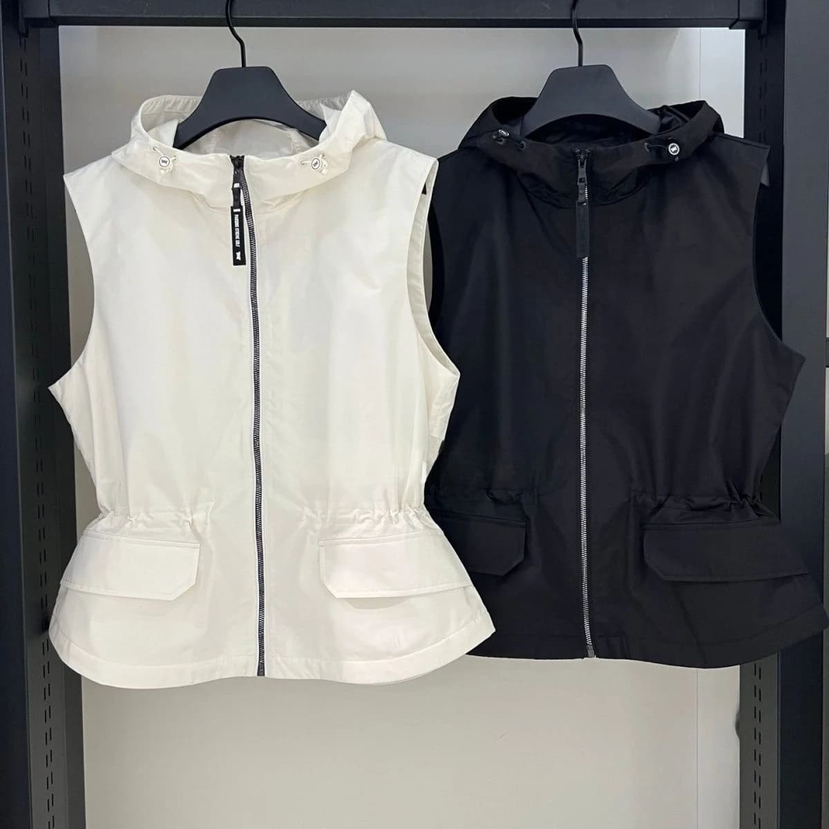 Gilet da Golf da Donna 2026 con Cappuccio e Cintura, Antivento e Idrorepellente per Sport all'Aperto, Giacca Senza Maniche Casual e Versatile
