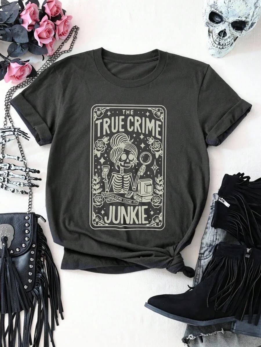 Maglietta da donna a maniche corte con collo rotondo e grafica True Crime Junkie Skeleton, a tema Halloween