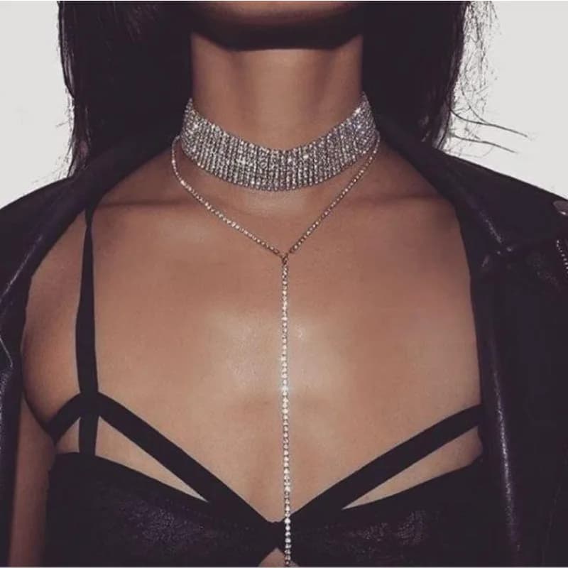 Collana Minimalista da Donna con Ciondolo a Doppio Anello con Numeri Romani in Acciaio al Titanio Placcato Oro