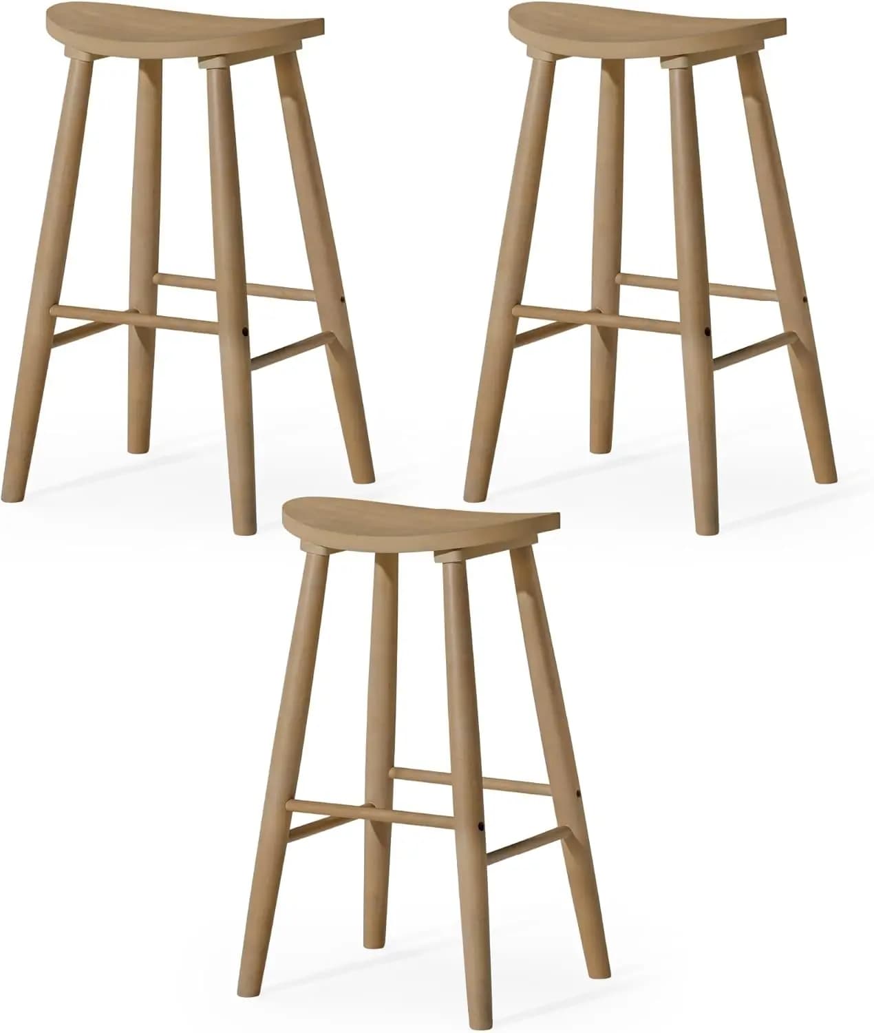 Set di 3 sgabelli da bar Luna – Sgabelli rotondi da 31 pollici con poggiapiedi – Legno massello di rovere chiaro – Design salvaspazio per la colazione