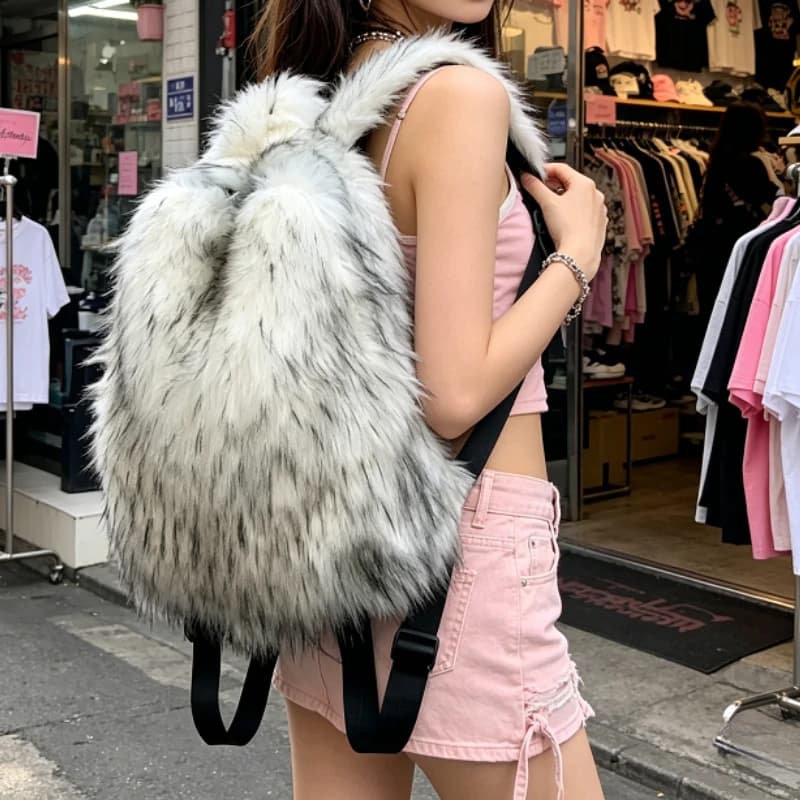 Faux Fur Backpack for Women, Winter Fluffy Large Capacity Casual Travel Backpack, Versatile Plush Daypack