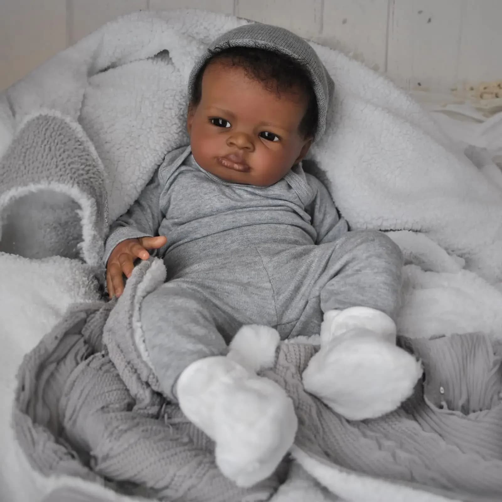 Risbecko Baby Doll rinato nero realistico da 20 pollici - Bambola corpo in tessuto morbido afroamericano - Regalo di compleanno/Regalo di Natale