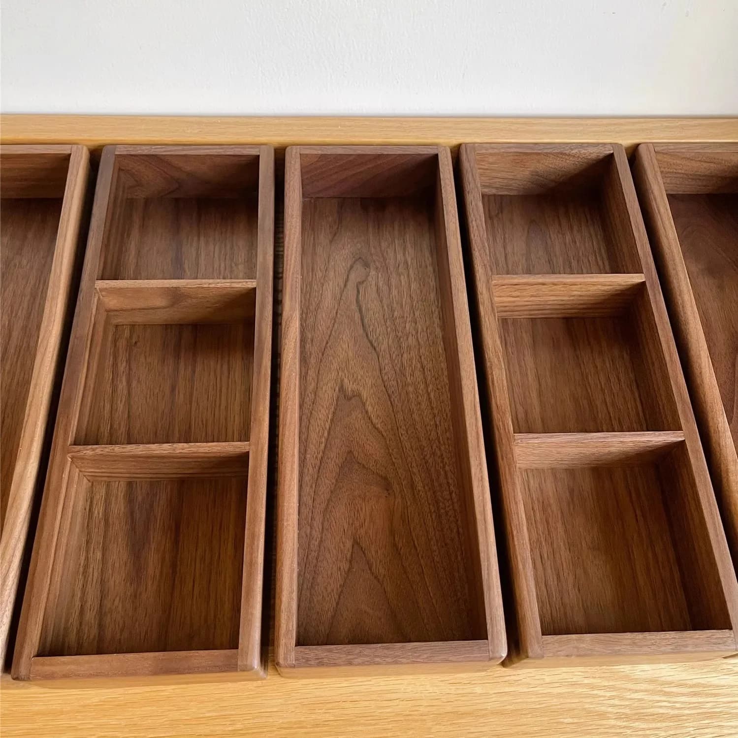 Organizzatore da tavolo a 3 griglie in legno massello, scatola portaoggetti in noce nera per articoli vari, scatola per carte da scrivania