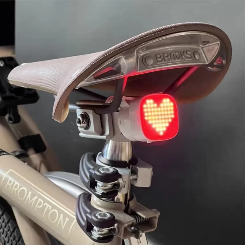 Luce per Bicicletta Brompton con Sensore Intelligente, Impermeabile, Leggera e Regolabile, Accessori per Ciclismo