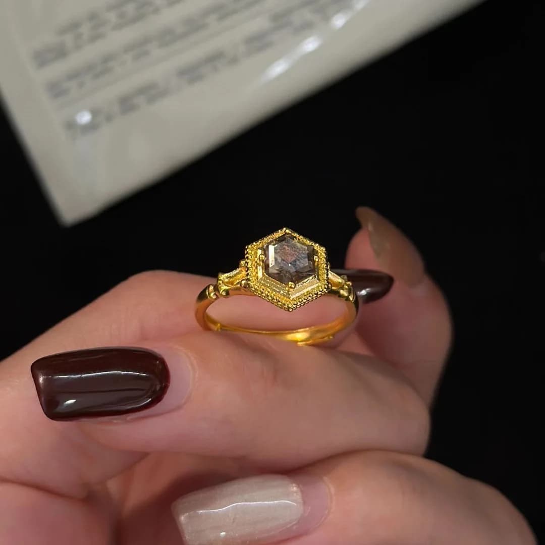Anelli esagonali di lusso leggeri dal design classico vintage per le donne, con pietre preziose, ciondoli classici, anello regolabile per banchetti, regalo di gioielli