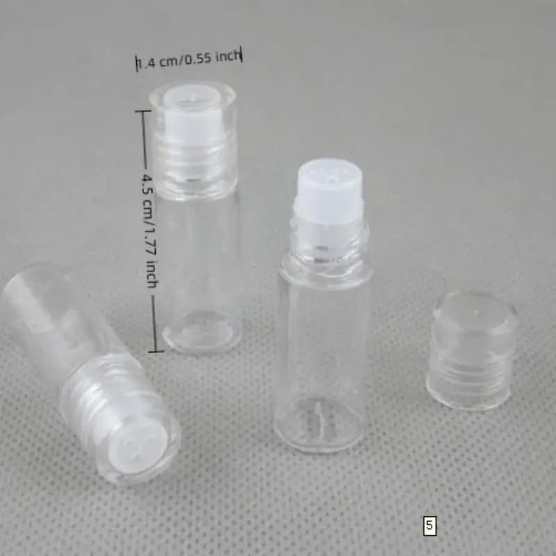 Nuovo set da 5 mini contenitori trasparenti da 3 ml per polvere libera, flaconi in plastica con setaccio a 3 fori, ricaricabili per ombretto e cosmetici