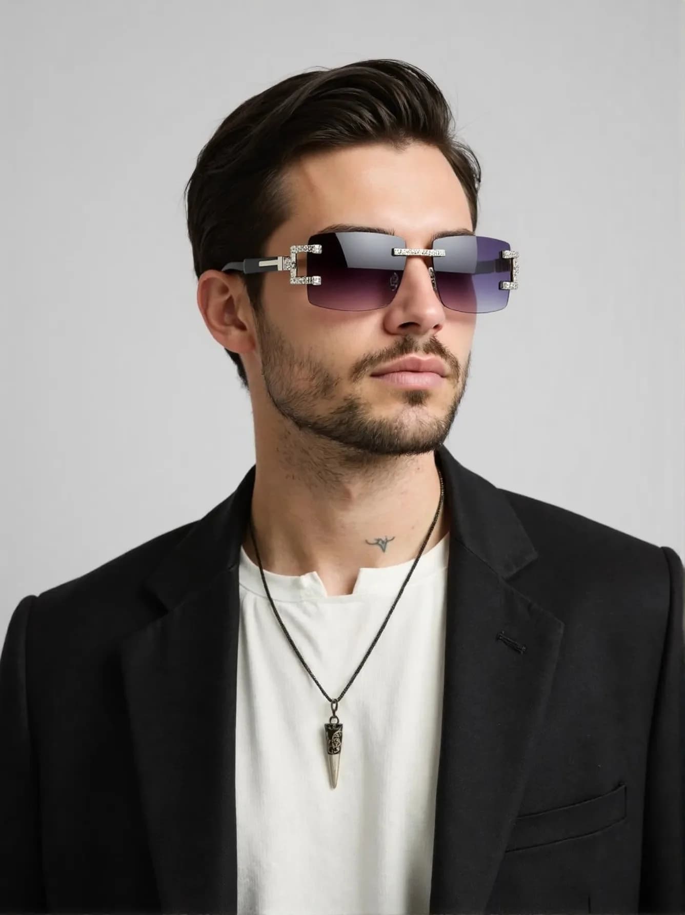 Wood leg retro fashion sunglasses trend diamond rimless glasses street shooting.