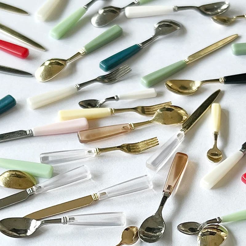 Mini cucina per casa delle bambole Utensili da cucina in otto pezzi Accessori modello Mini coltello di simulazione Forchetta Cucchiaio Arredamento ristorante