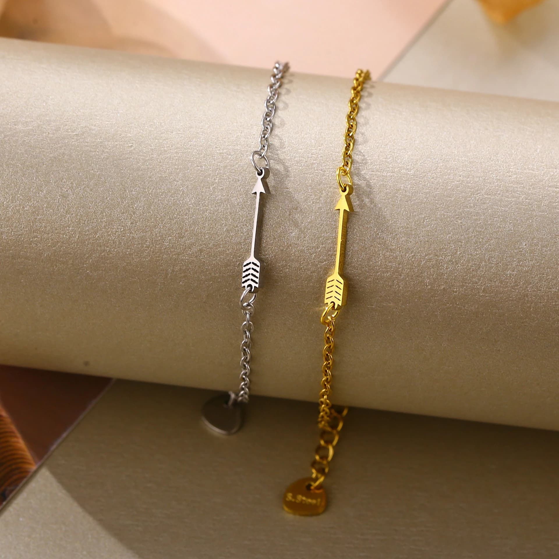 Bracciale con freccia per uomini e ragazzi, cinturino con catena Miami in acciaio inossidabile, regalo di gioielleria alla moda