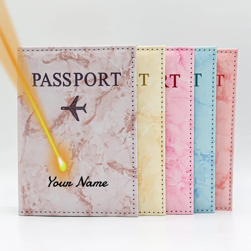 Custodia per passaporto con nome inciso unico personalizzato per uomini e donne Gli accessori da viaggio sono adatti per la famiglia e gli amici