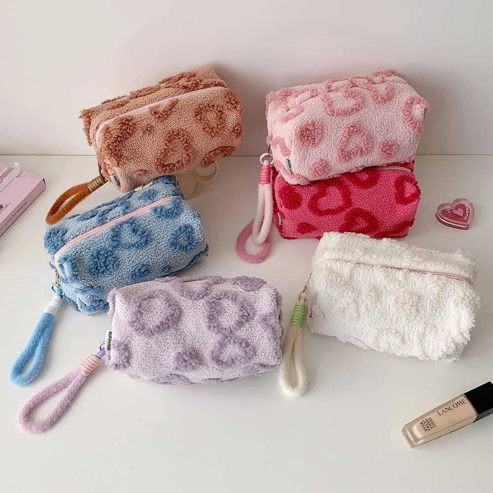 Borsa Cosmetica in Peluche con Manico, Morbida Pochette da Viaggio, Portatile con Stampa Love, Astuccio Portamatite, Graziosa Pochette