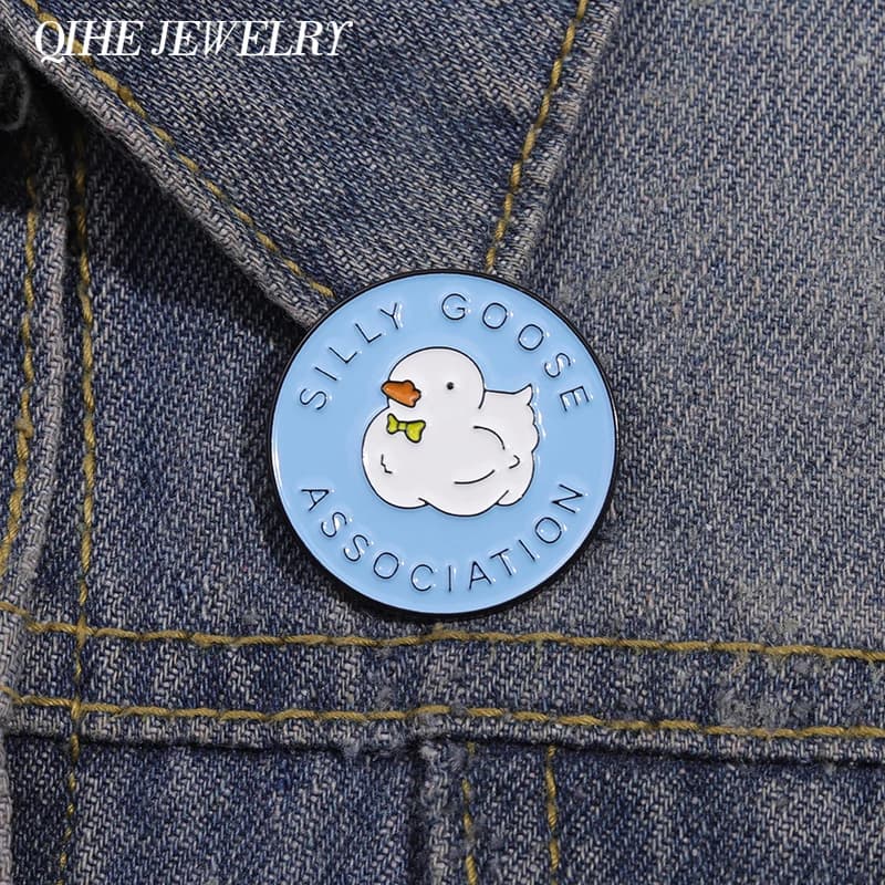 Silly Goose Association enamelled pins Cartoon Cute Animal badges backpack with twisted jewelry accessories gift for children friends