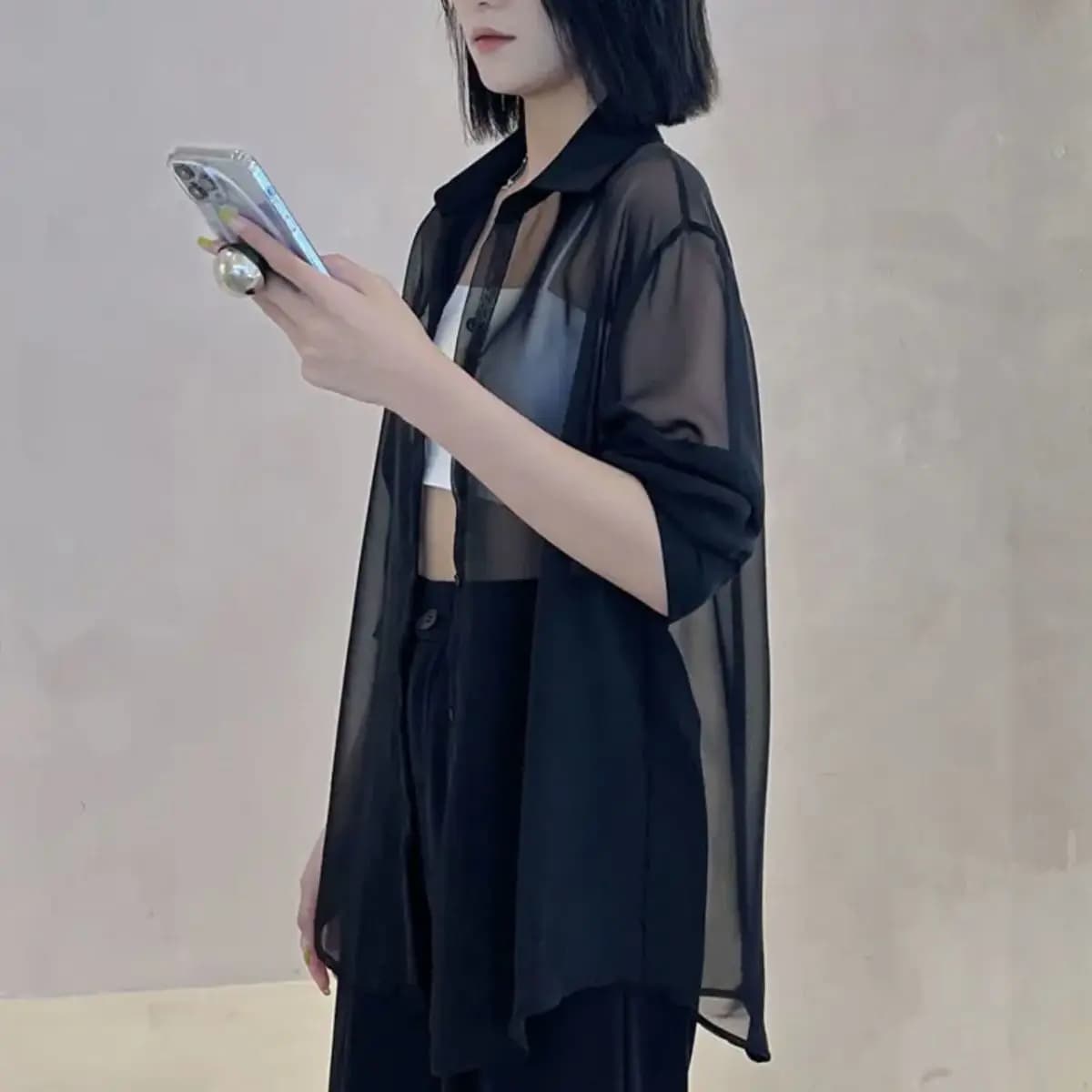Nuove donne alla moda Solido di grandi dimensioni Sottile protezione solare Camicetta Nuova camicia con cappuccio a maniche lunghe con orlo in pizzo Moda Primavera Autunno 2025 Wh6