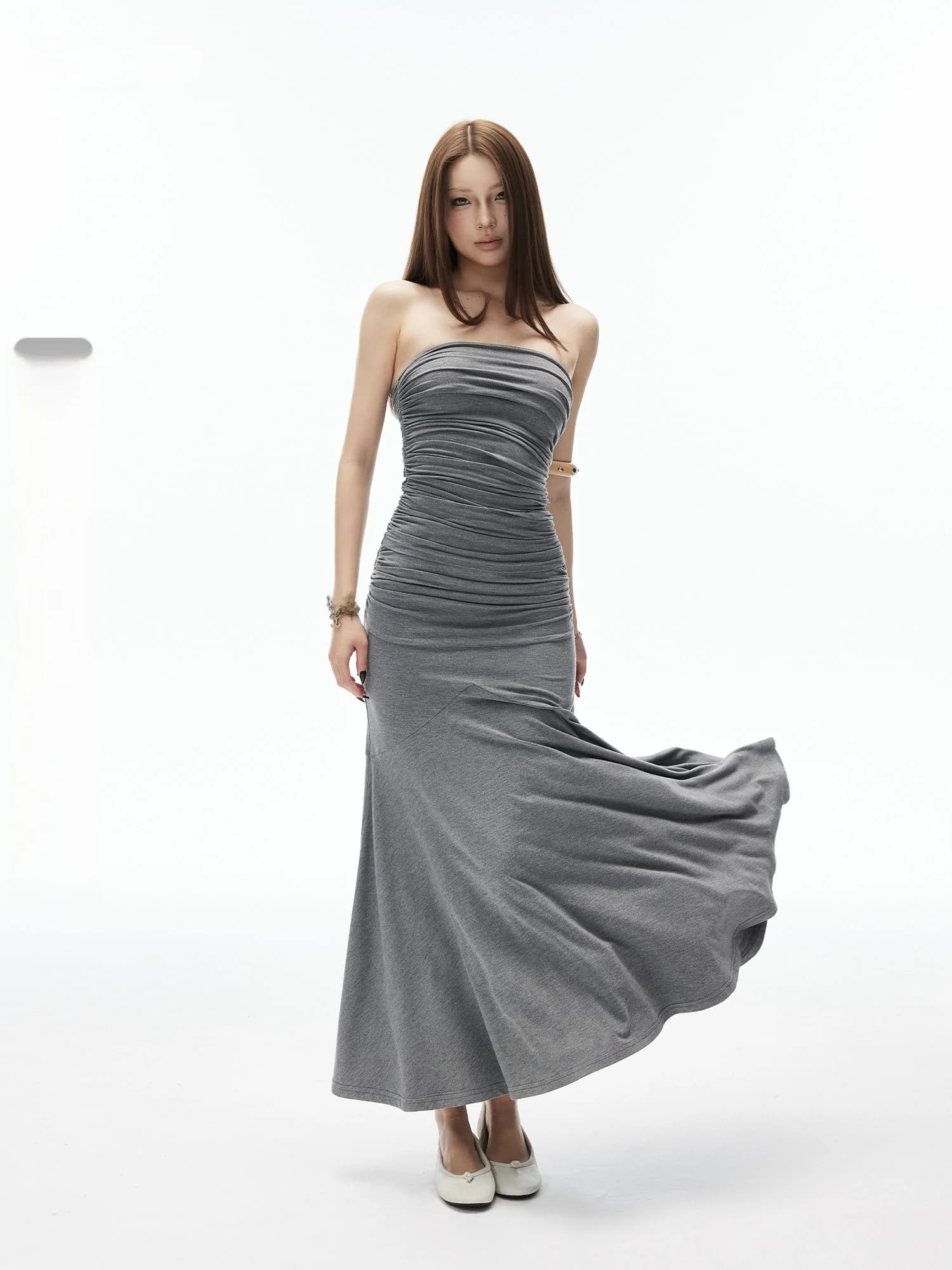 Completo da donna a vita bassa con gonna a coda di pesce e vestito monospalla slim fit, stile casual con coulisse, alla moda