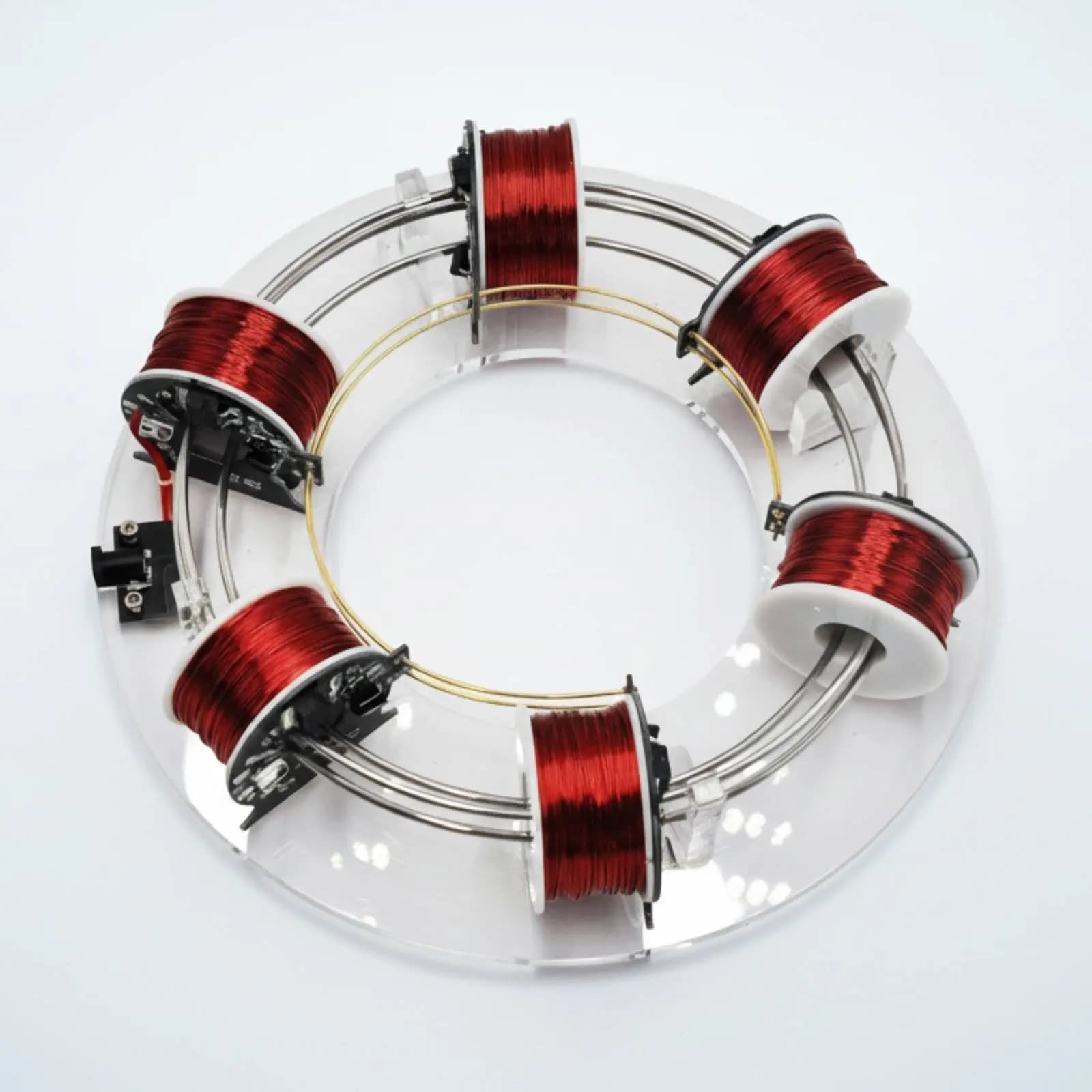 Ciclotron Elettromagnetico: Unità di Propulsione a Circuito Elettromagnetico Visivamente Intuitiva, Modello Fai-da-te di Ciclotron con Design Trasparente