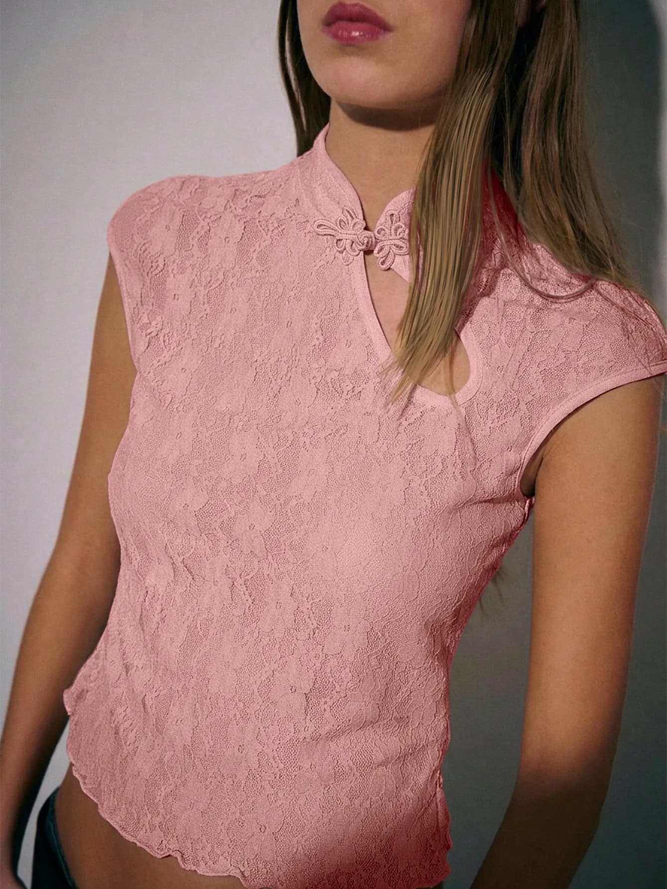 The new style of Chinese style top is fresh and sweet, and the slim fit shows the traditional national style T-shirt top