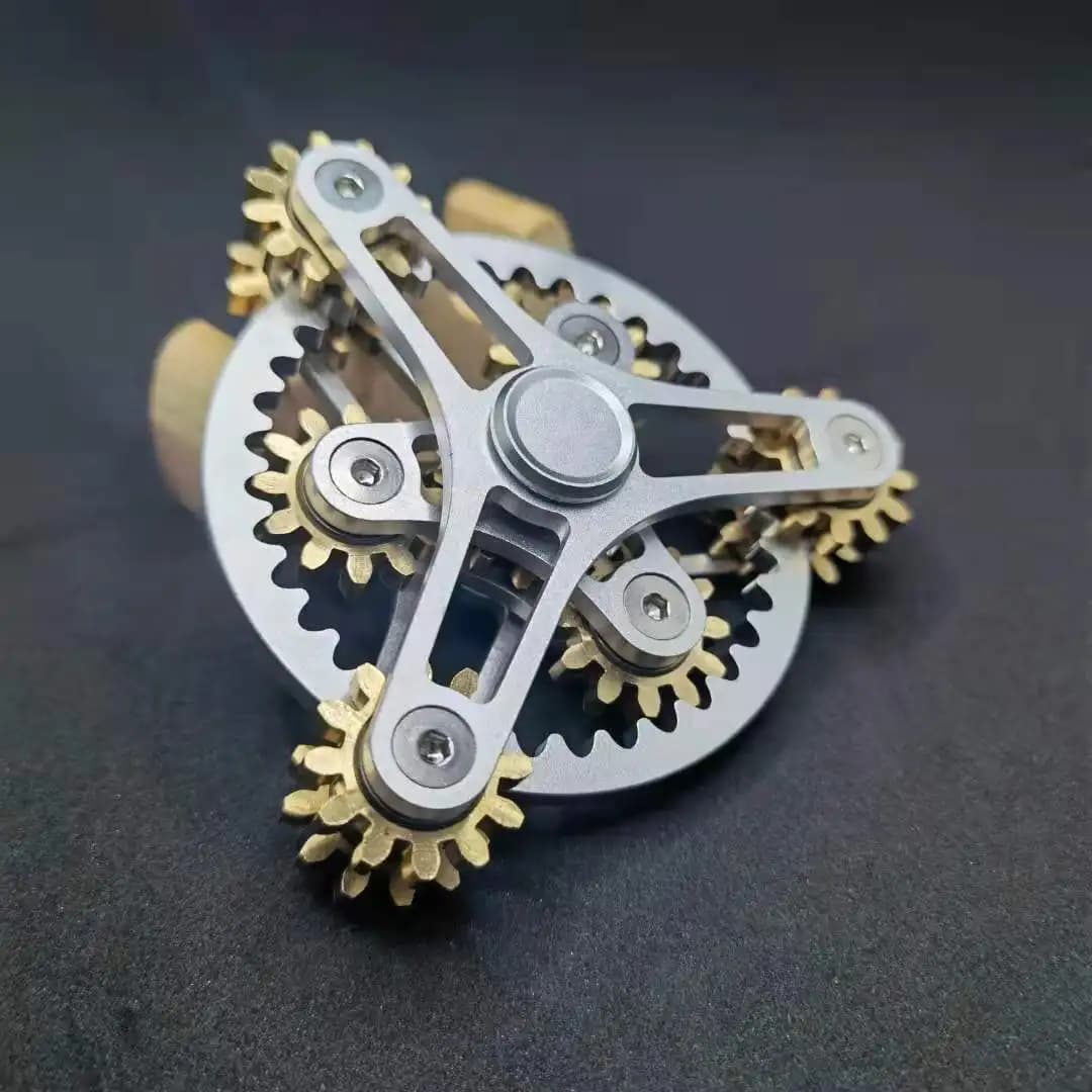 Delicateness Gear Spinner a mano Tutto in rame Fidget Spinner Nove denti Collegamento Edc Lega metallica Spinner Focus Toys Sollievo dallo stress