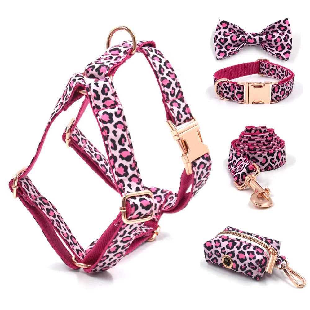 Pettorina per cani leopardata rosa per cani da ragazza Collare per animali con nome personalizzato inciso con fibbie in metallo di sicurezza Set di pettorine per cuccioli con papillon