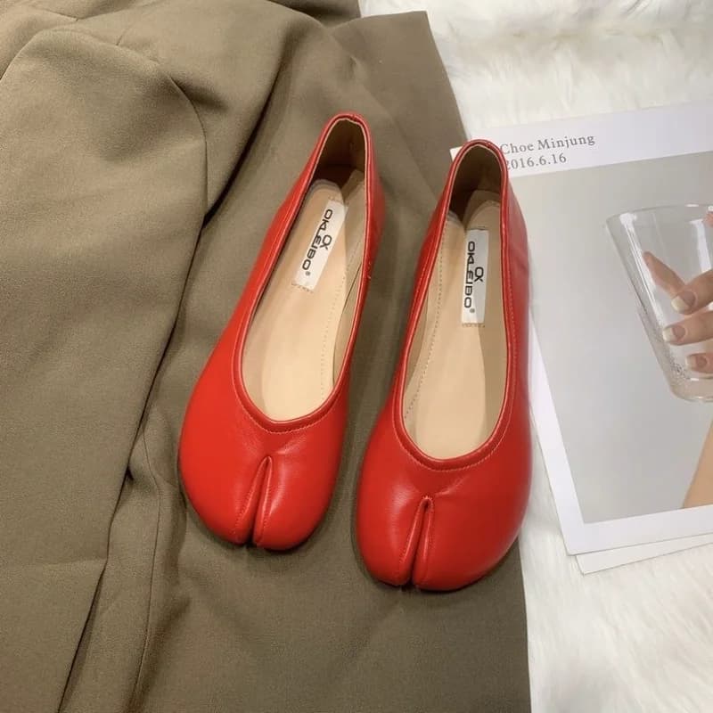 Calzature estive da donna Scarpe gialle per donna 2025 Mocassini carini Rosso Kawaii Pelle di lusso Casual All'ingrosso antiscivolo In vendita A