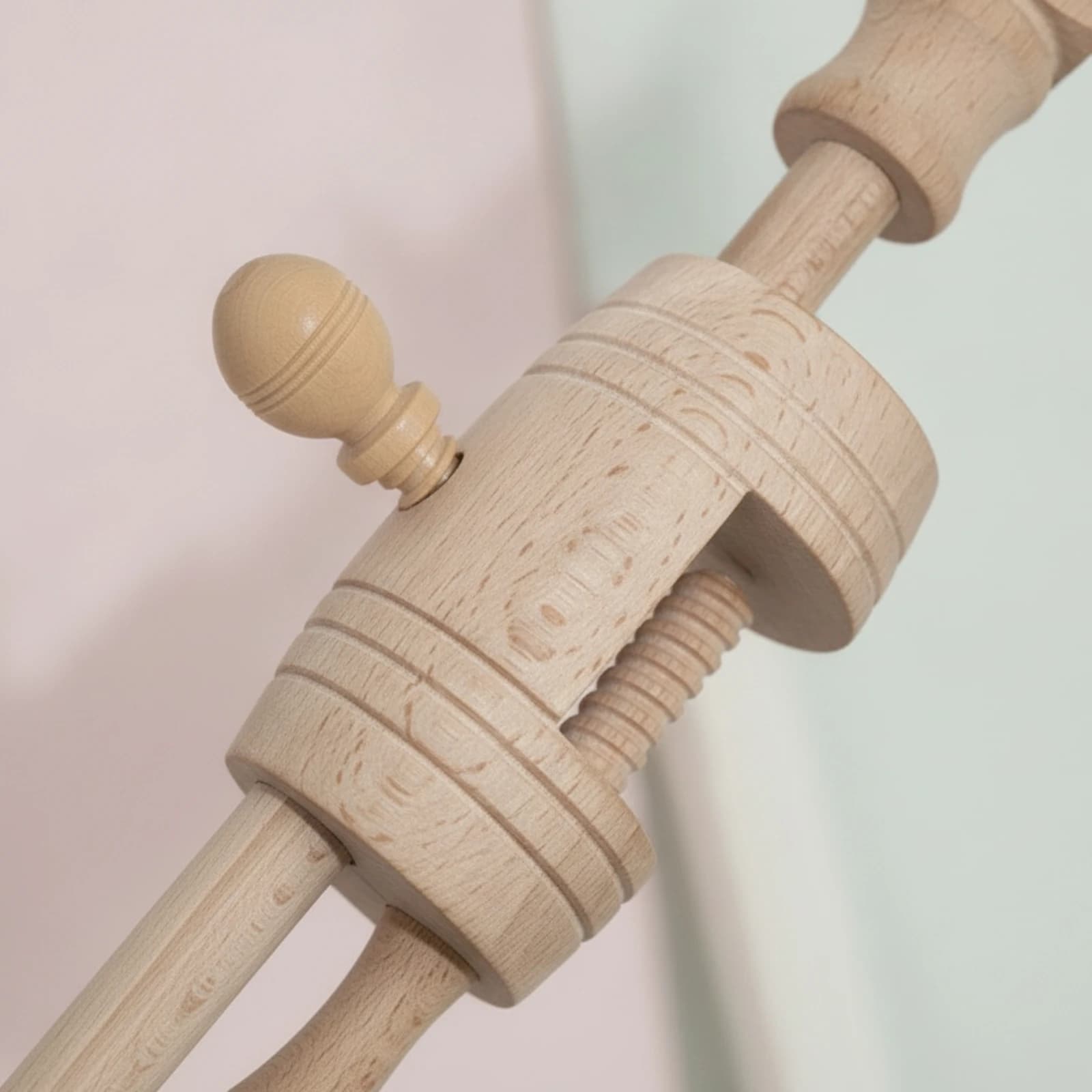 Embroidery Hoop Stand with Table Clamp Hands-Unrestricted Cross Stitch Stand Embroidery Hoop Holder Adjustable Stable