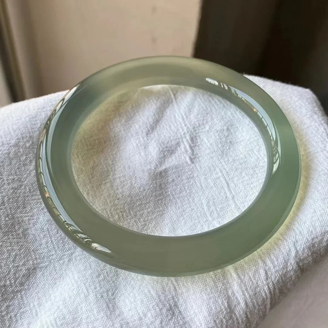 Bracciale rotondo effetto ghiaccio in agata verde trasparente ciano-olio, con barra rotonda spessa, Yuanshan Daimeiren, in calcedonio e agata