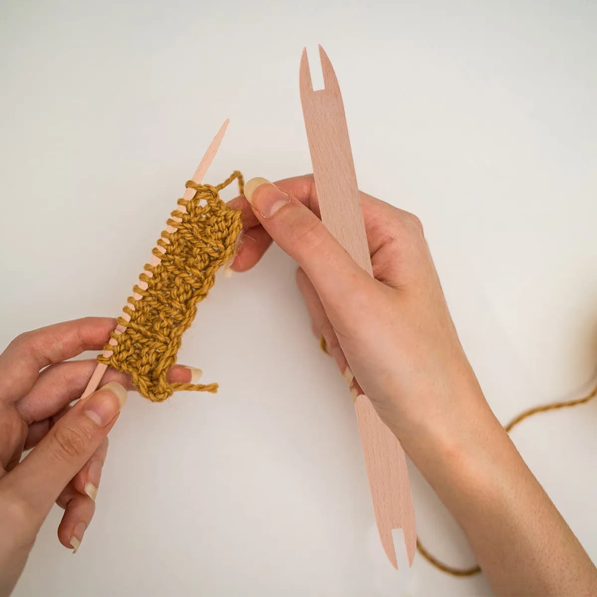 Well Sanded Wooden Weaving Shuttle for DIY Knitting Sweater Scarf Tapestry Handicrafts Wooden Knitting Needle Weaving Stick