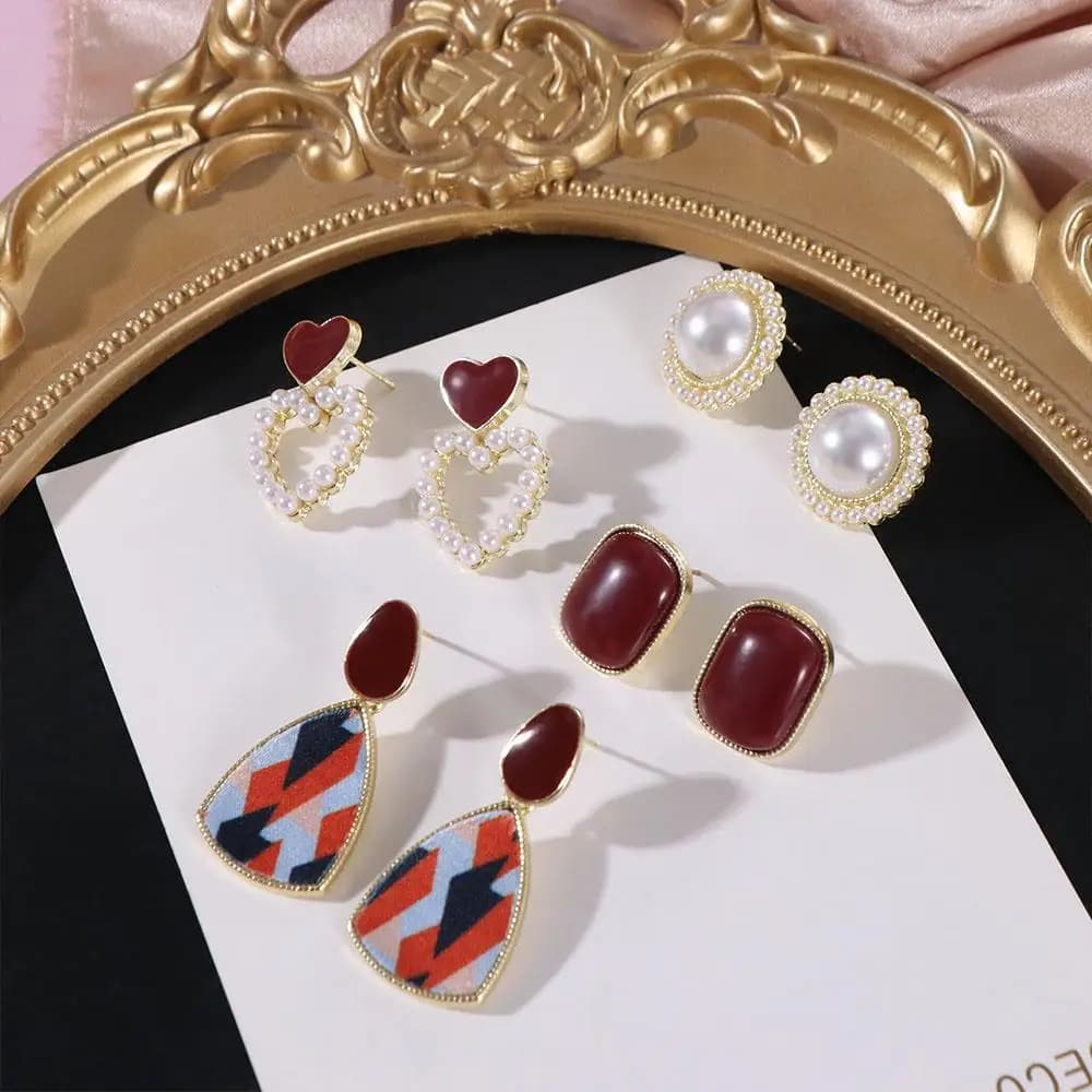 Simple Light Luxury Pearl Ear Studs Elegant High Grade Geometric Earring Versatile Hong Kong style Baroque Stud Earrings Female