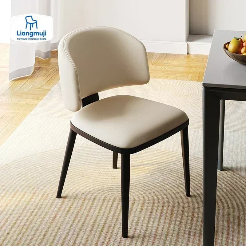 Set di 2 sedie da pranzo comode Gambe in metallo premium Vanity Sedie da pranzo per soggiorno Sedie dal design nordico Mobili per la casa