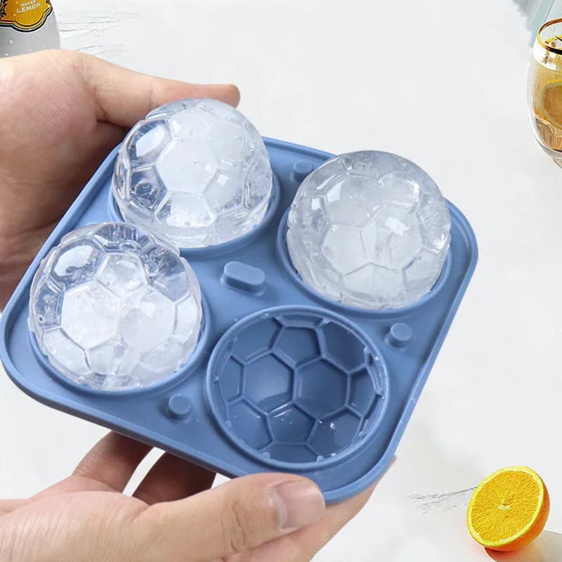 Stampo per cubetti di ghiaccio in silicone a 4 scomparti a forma di pallone da calcio con coperchio, per whisky, cocktail, accessorio da cucina e bar.