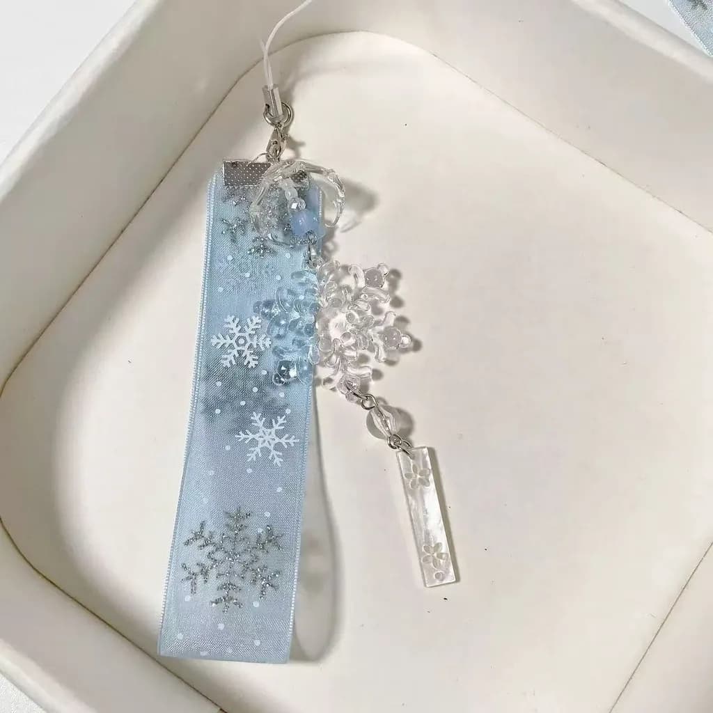Snowflake Key Chain Dreamy Wind Chime Key Chain Ins Key Chain Transparent Christmas Decoration Charm For Ccd Camera Bags Daily