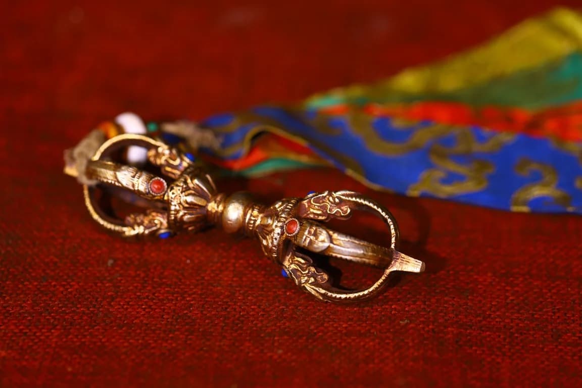 7"Old Xizang Folk Collection Tibetan Silver Gilded Mosaic Gem gZi Beads Mahakala Old Ringing Bell Vajra Amulet Worship Hall