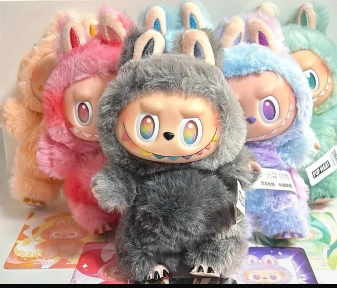 [Shi quickly send loically] Doll Labubu - Christmas Gift -100% original, is the perfect gift for children, family and friends.