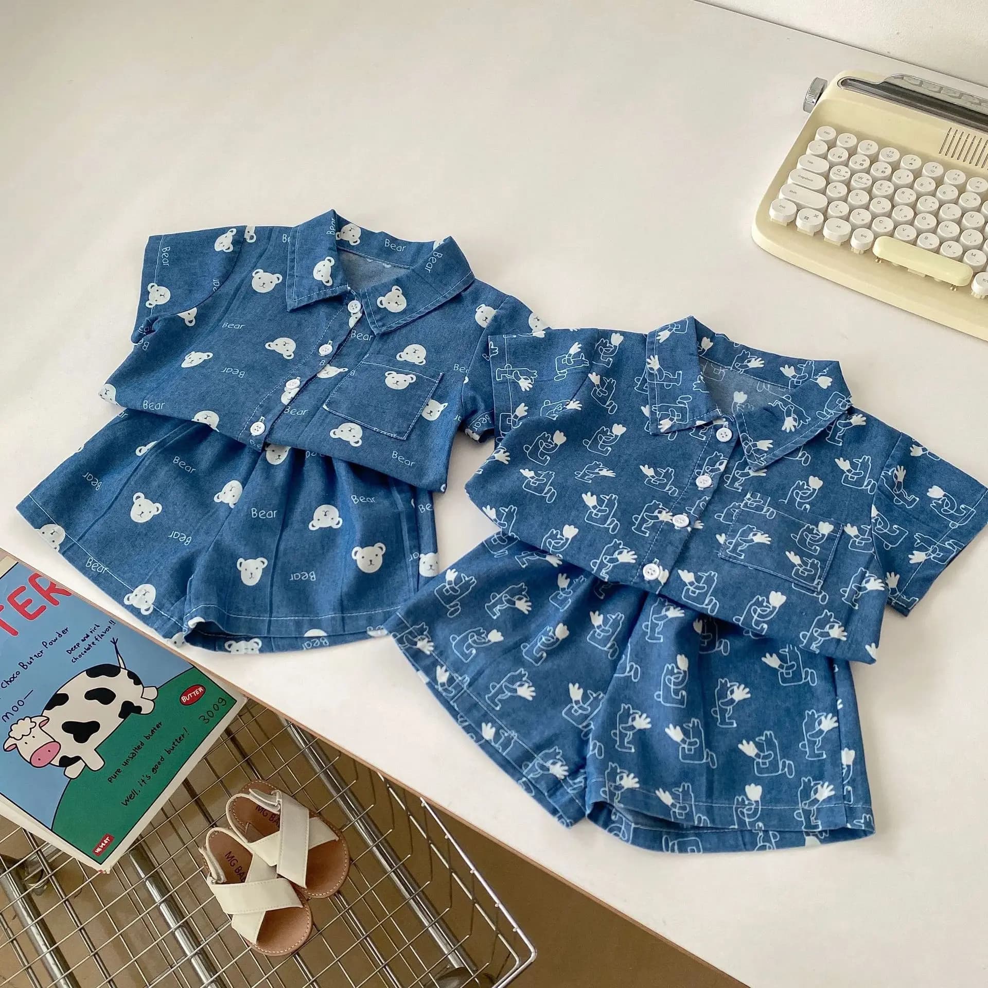 2025 Set da cowboy estivo per ragazzi Colletto simpatico cartone animato Camicia a maniche corte Pantaloncini Abbigliamento per bambini Set da due pezzi