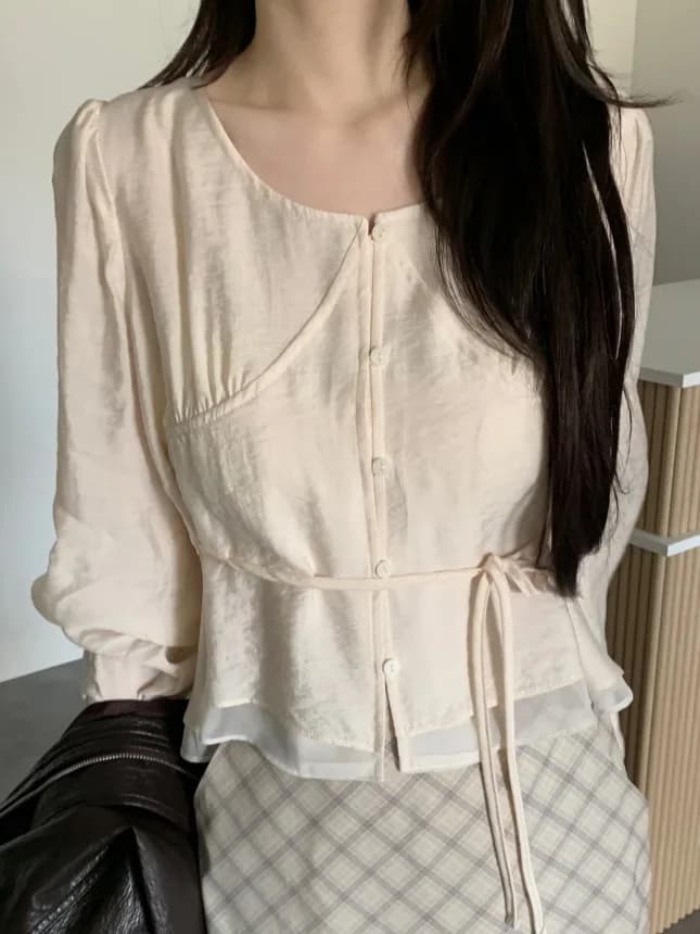 Primavera 2026 Camicia da Donna Chic con Maniche a Bolla, Top a Maniche Lunghe con Bottoni e Collo Rotondo, Stile Coreano, Effetto Snellente e che Modella la Vita