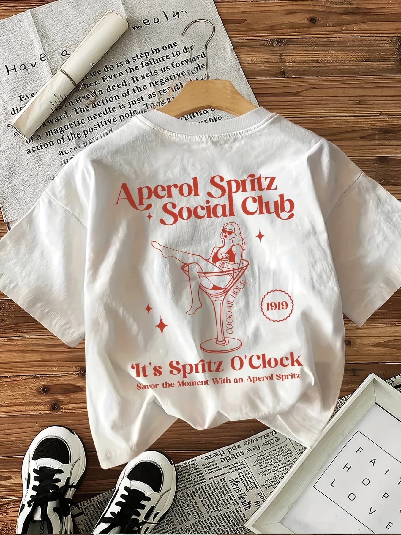 T-shirt grafica da donna Top girocollo casual con stampa alfabetica Manica corta Aperol Spritz Social Club Design