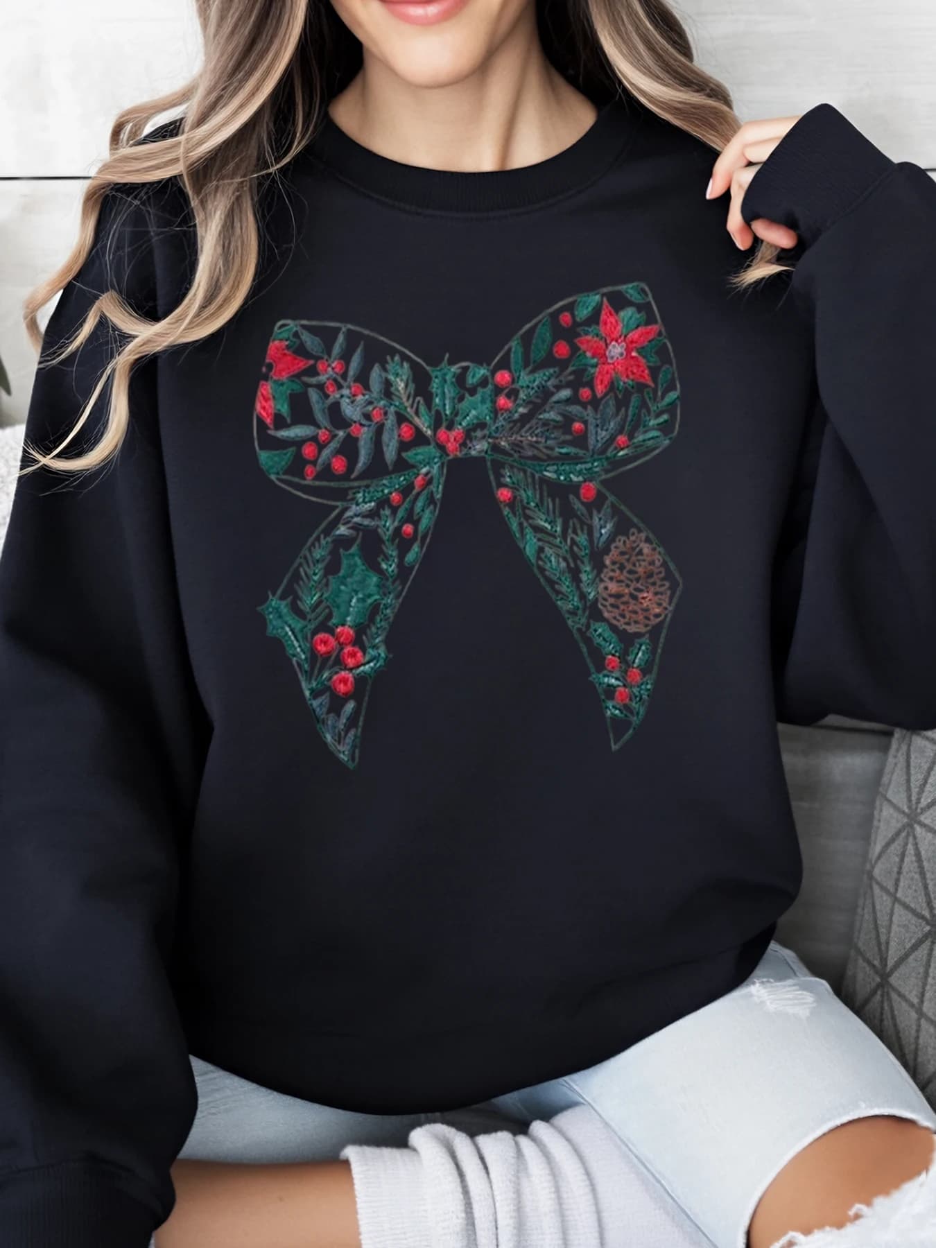 Christmas sweatshirt with print Christmas bow Woman Winter casual clothing Black Strong cuts