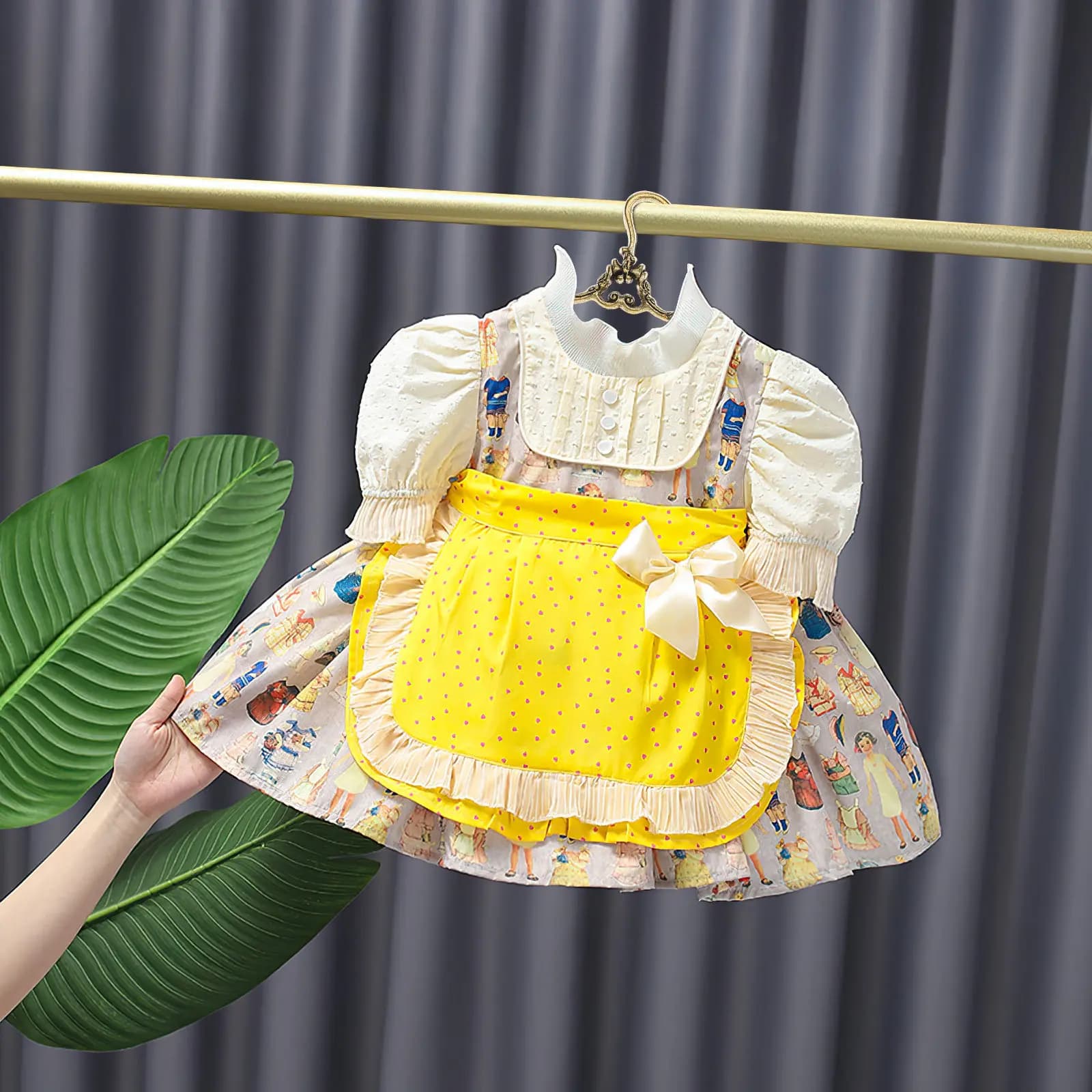 Clothes rack 24 pcs Mini Metal Clothes rack, Newborn Dresses, Small Clothes Hangers, Kids Toy Accessories, Gift
