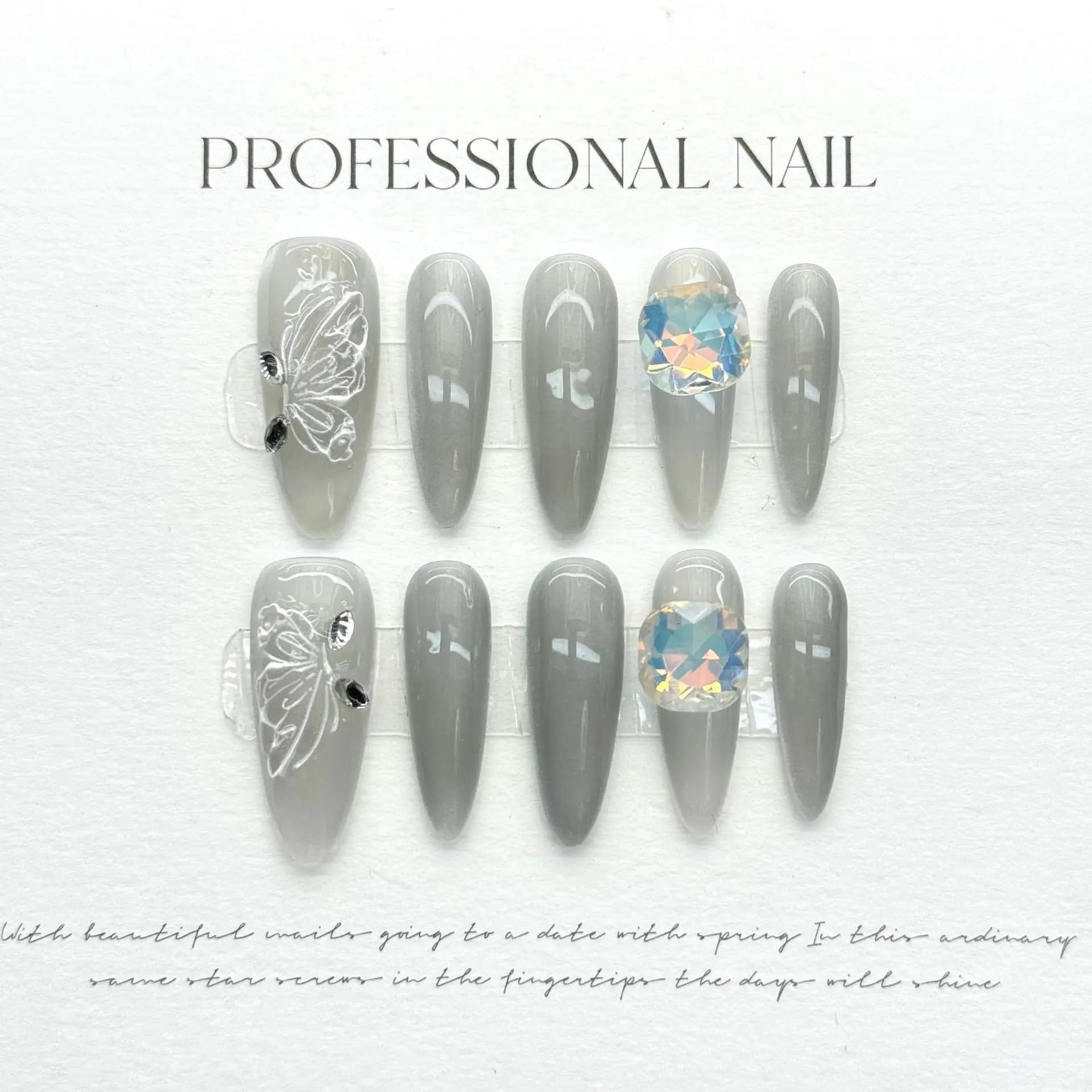 10 pz. Unghie Finte Ovali Lunghe Grigie Effetto Occhio di Gatto Fatte a Mano con Motivo a Farfalla e Strass 3D, Copertura Completa per Nail Art
