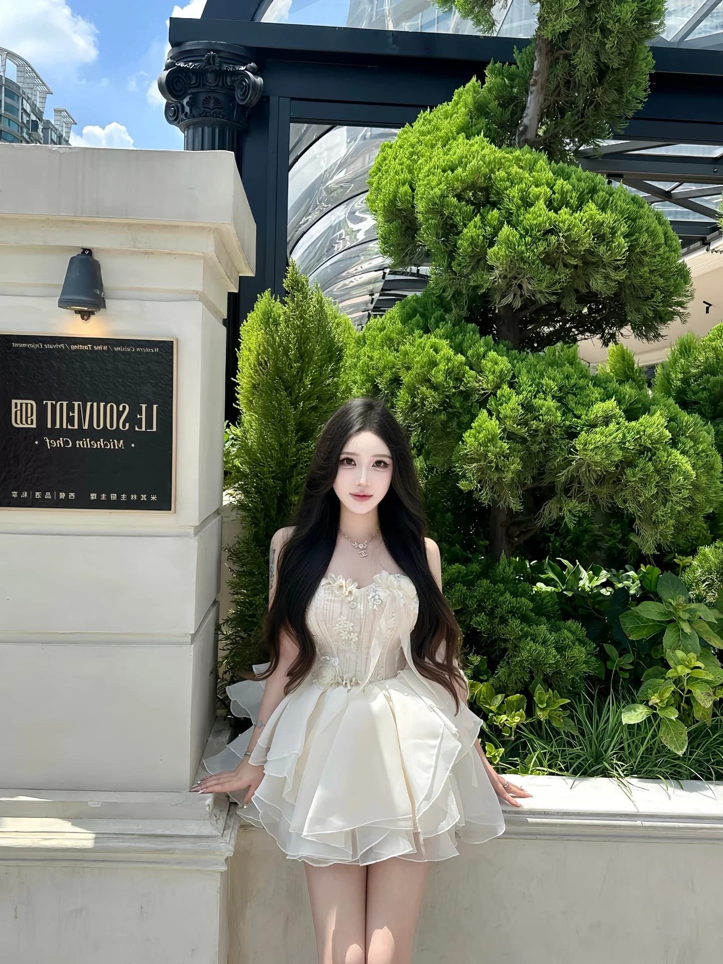 Elegante Abito da Compleanno Stile Principessa, Vestito da Ballo Senza Spalline per Donna, Silhouette con Gonna Stretta in Vita e Ricche Decorazioni