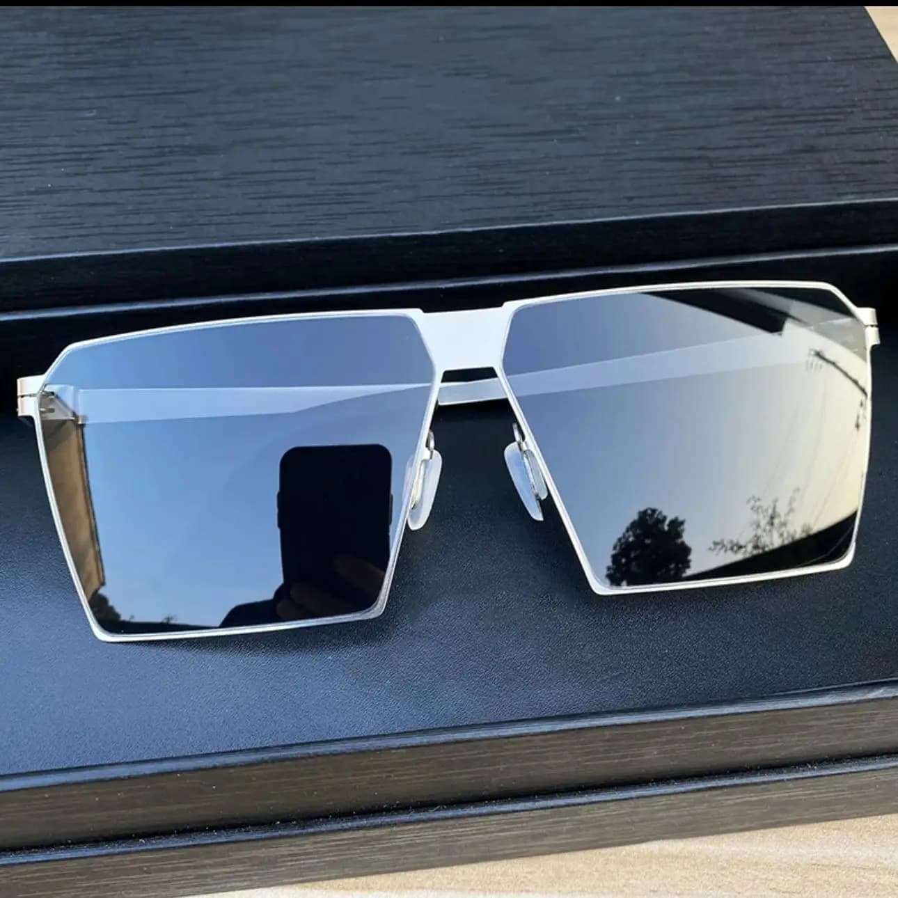 New men's square sunglasses, steel leather without screws, ultra-light UV-proof sunglasses, outdoor sunscreen, same style in the live broadcast.