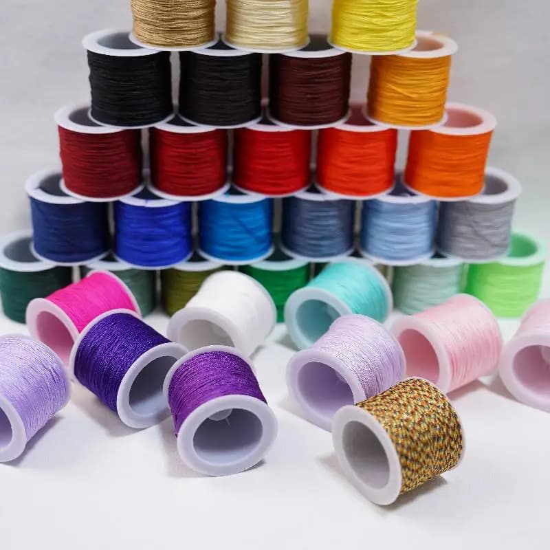 Nuovo 50M 0.8mm Artigianato Cavo di Nylon Per La Produzione di Gioielli Che Borda Intrecciato Stringa di Raso di Nylon per I Braccialetti Rattail Trim Nodo Cinese