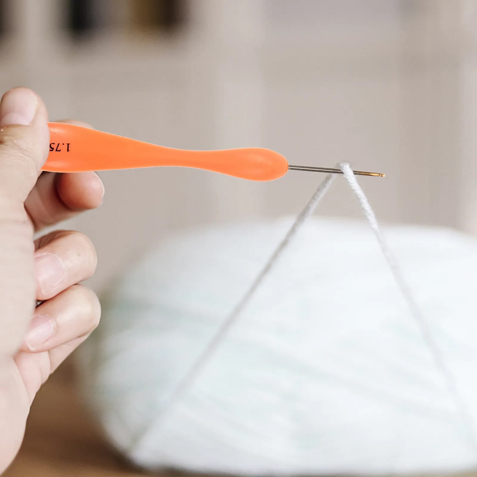 Set di 8 uncinetti in plastica e alluminio, leggeri e portatili, per lavori a maglia come cappelli, sciarpe, coperte, parrucche, tappeti e artigianato.