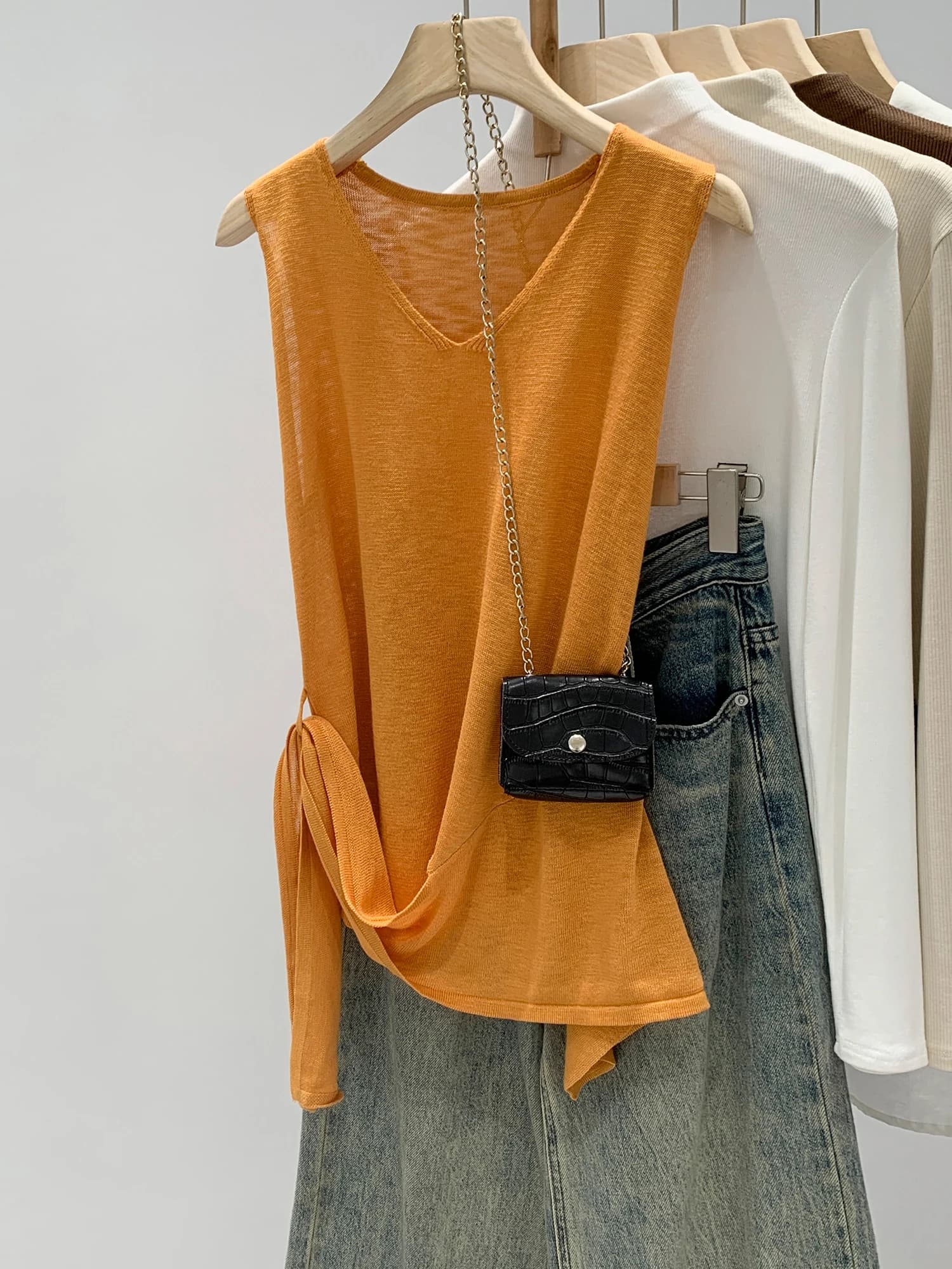 Top Semplice da Donna Stile Vacanza, Senza Maniche, Scollo a V, Nuova Collezione Estate 2026, con Cintura, Top Base Piccolo da Indossare Sotto