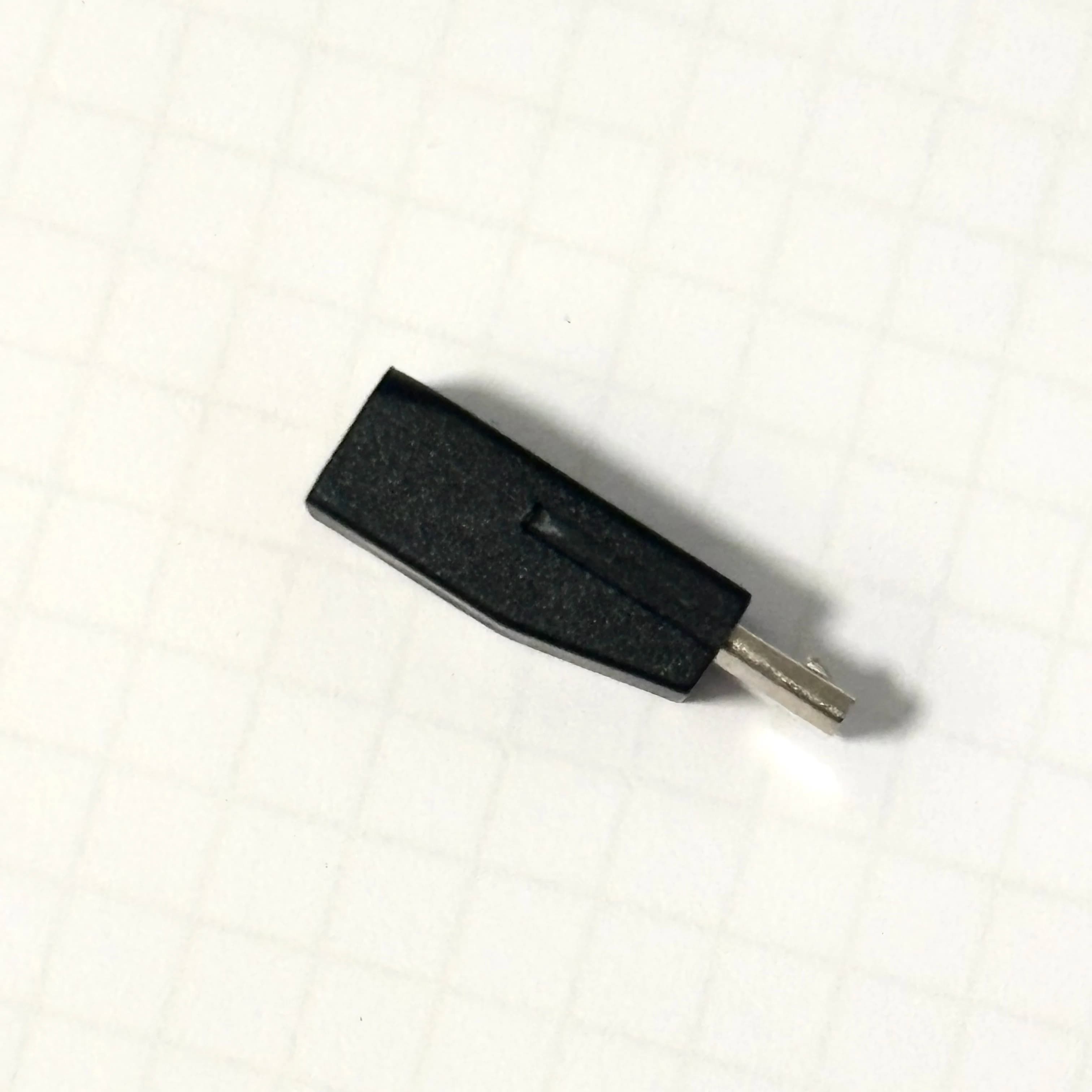 Adattatore da Micro a TypeC per il ricarica del mouse da gioco wireless Razer DeathAdder v2 Pro, Basilisk e Razer Viper Ultimate